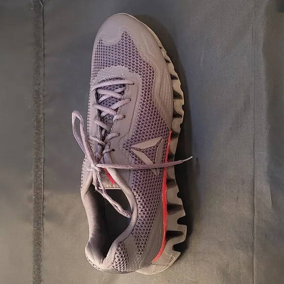 REEBOK MEN'S ZIGPULSE-SE  RUNNING SNEAKER  SHOE