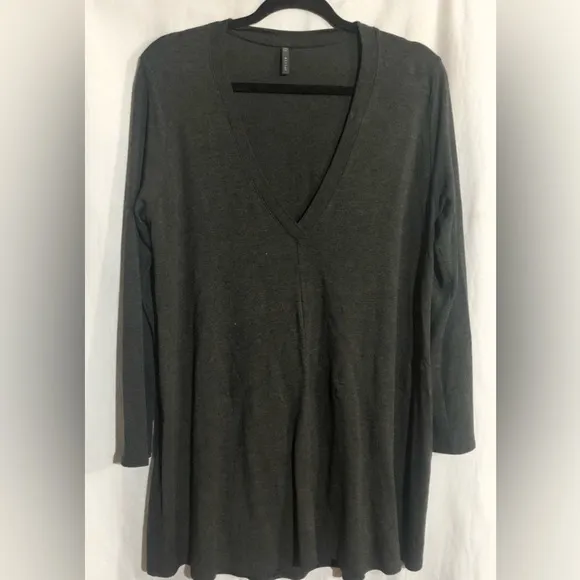 Riller &amp; Fount Emma Sweater Dress Sz 1 -S Stretch USA Deep Plunge Neck Modern