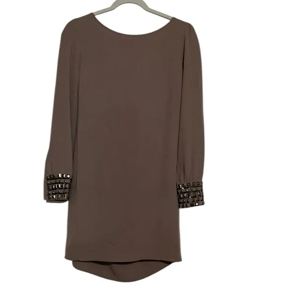 Romeo &amp; Juliet Couture Elegant Taupe Dress Top Embellished Sleeves Size Med NEW