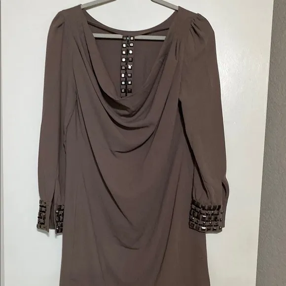 Romeo &amp; Juliet Couture Elegant Taupe Dress Top Embellished Sleeves Size Med NEW