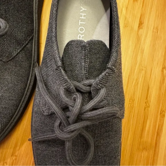 Rothy’s Men’s Gray Oxford Shoes with Breathable Knit Upper and Lace-Up Design