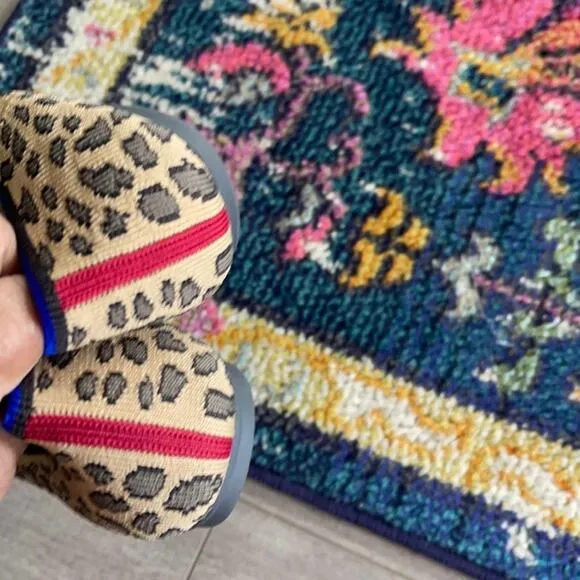 Rothys spotted leopard print round toe size 9 flat woman’s shoes