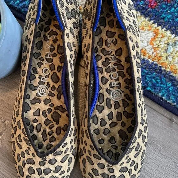 Rothys spotted leopard print round toe size 9 flat woman’s shoes