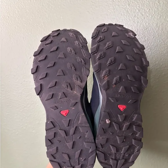 Salomon Outline GTX Hiking Shoes Size 8.5