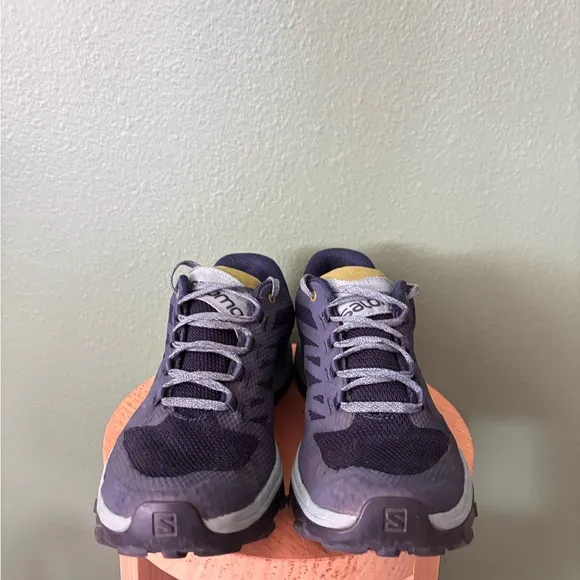 Salomon Outline GTX Hiking Shoes Size 8.5