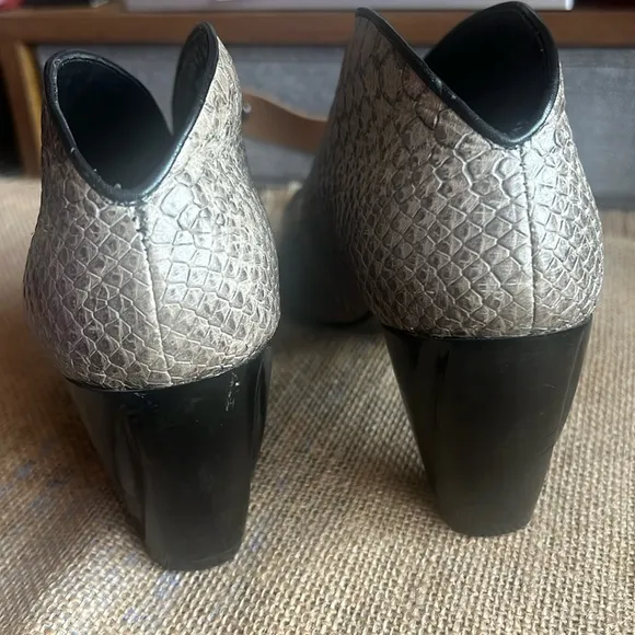 Salpy Geneva Bootie - grey lazer ( size 7.5)