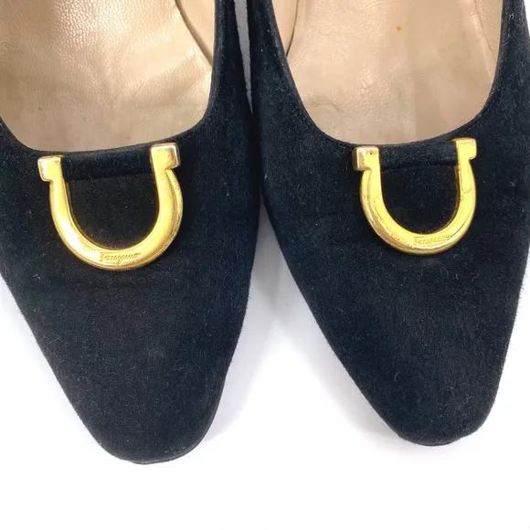 Salvatore Ferragamo Suede Pumps 8 B Gold Hardware Classic Heels  Designer Luxury
