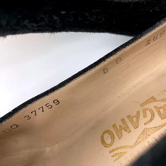 Salvatore Ferragamo Suede Pumps 8 B Gold Hardware Classic Heels  Designer Luxury