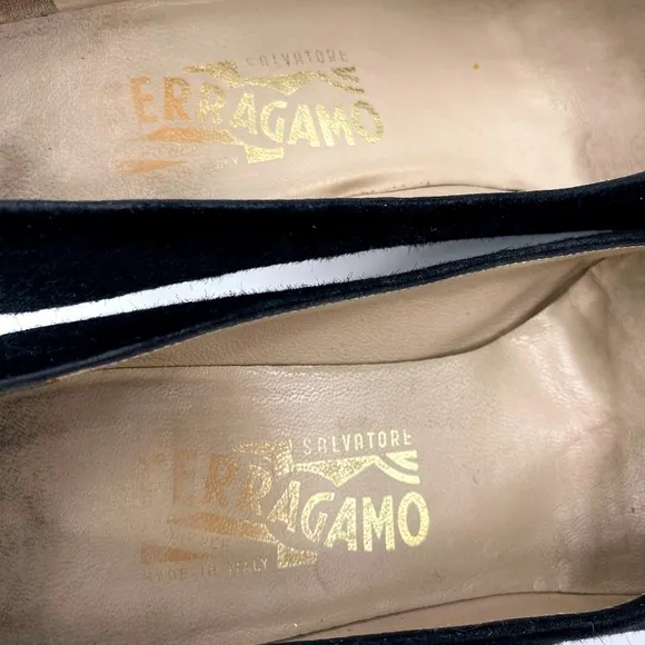 Salvatore Ferragamo Suede Pumps 8 B Gold Hardware Classic Heels  Designer Luxury