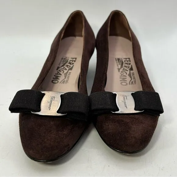Salvatore Ferragamo Vara Bow Pump 7D Brown Silver Suede D Wide WIDTH Shoes Heels