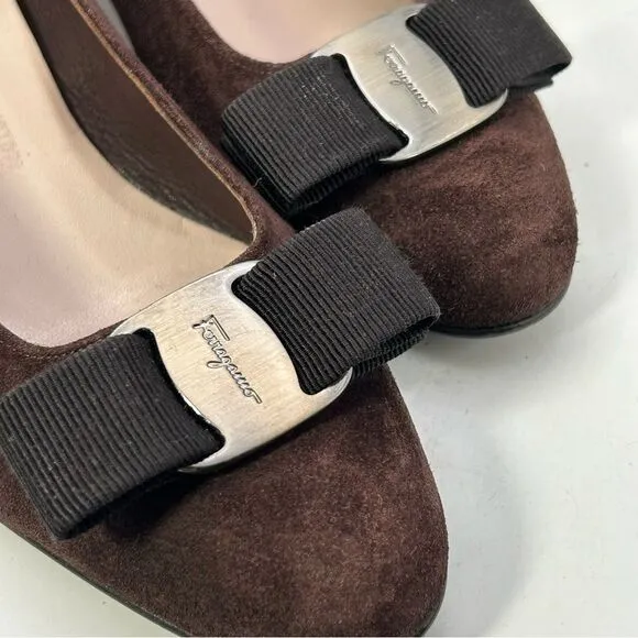Salvatore Ferragamo Vara Bow Pump 7D Brown Silver Suede D Wide WIDTH Shoes Heels