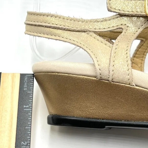 SAS Womens 7M Aurora Soft Gold Leather Low Wedges Sandals Comfort Shoes