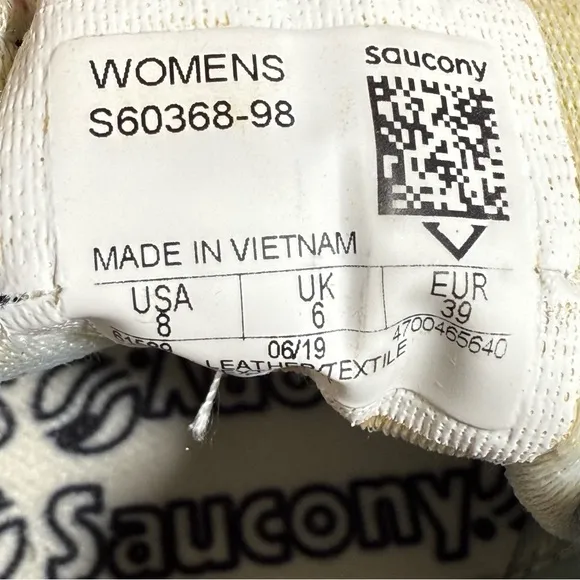 Saucony Light Blue and Black Low Lace Up Sneakers Size 8 NWOT