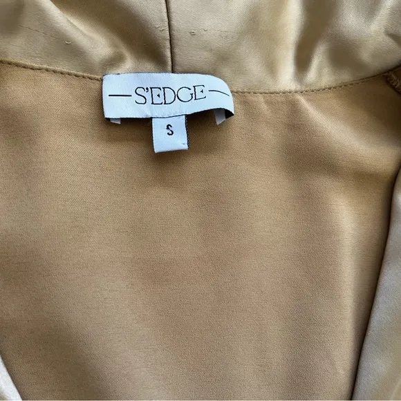 S’EDGE GOLD WRAP DRESS SIZE SMALL SOPHISTICATED MODERN CHIC EVENT PARTY