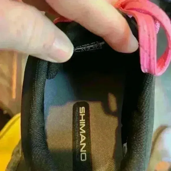 SHIMANO Cycling Shoes Ladies Size 11 Like New Excellent Condition Lightweight