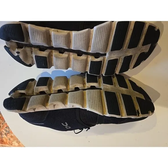 Size 12 - On Cloud 5 Black White