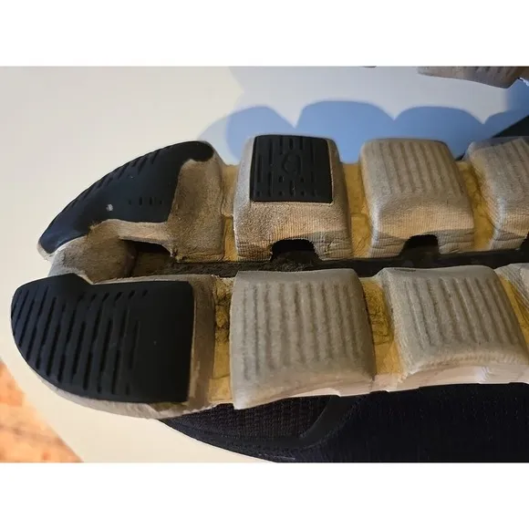 Size 12 - On Cloud 5 Black White