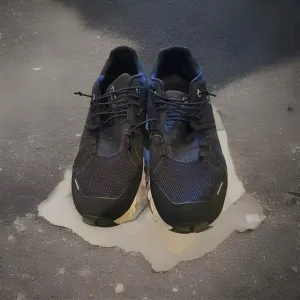 Size 12 - On Cloud 5 Black White