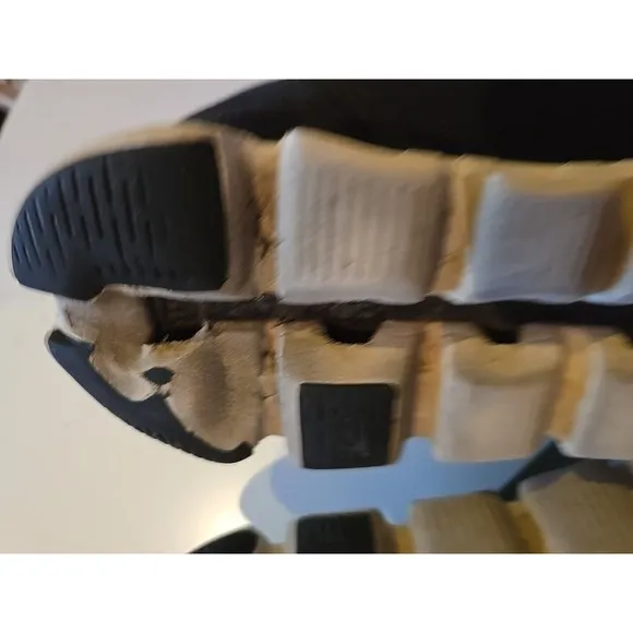 Size 12 - On Cloud 5 Black White
