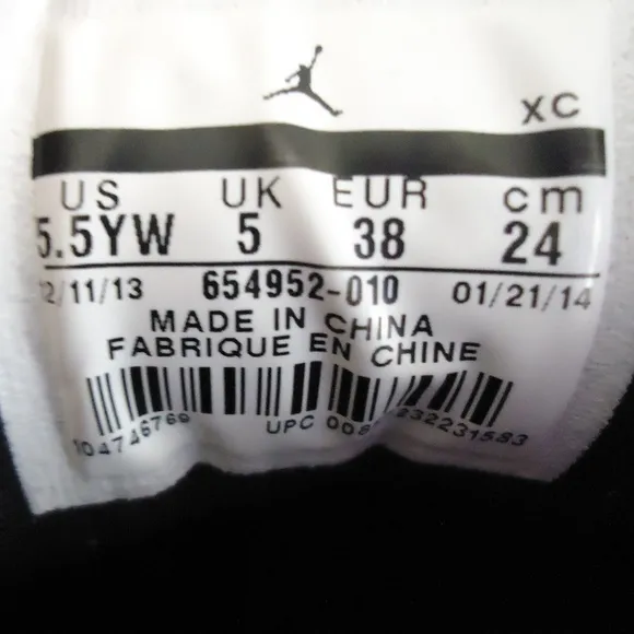 SIZE 5.5 YW. Nike Air Jordan kids black leather sneakers shoes.