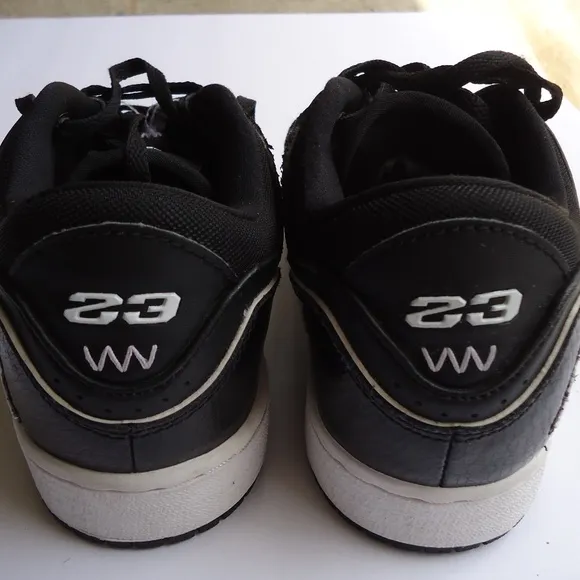 SIZE 5.5 YW. Nike Air Jordan kids black leather sneakers shoes.
