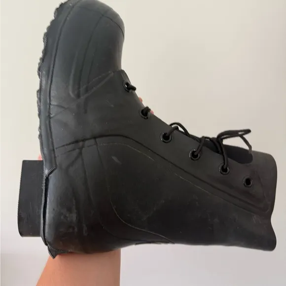 Size 7 men’s vintage Bata army Mickey boots