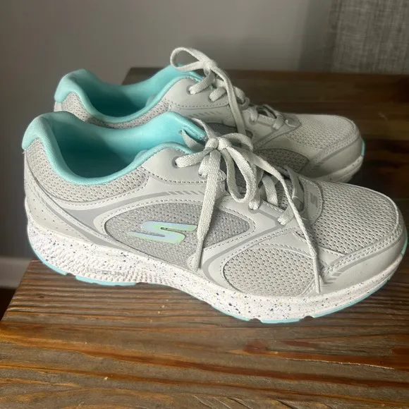 Skechers GOrun Running Shoes Athletic Walking Comfort Sneakers Size 7.5