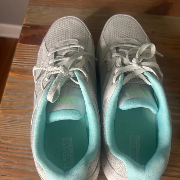 Skechers GOrun Running Shoes Athletic Walking Comfort Sneakers Size 7.5