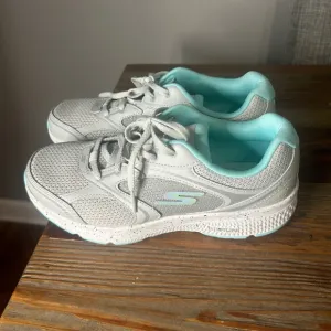 Skechers GOrun Running Shoes Athletic Walking Comfort Sneakers Size 7.5