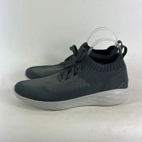 Skechers grey white lightweight go strike minimalist shoes sneakers mens 9.5
