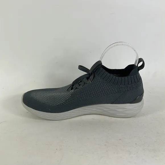 Skechers grey white lightweight go strike minimalist shoes sneakers mens 9.5
