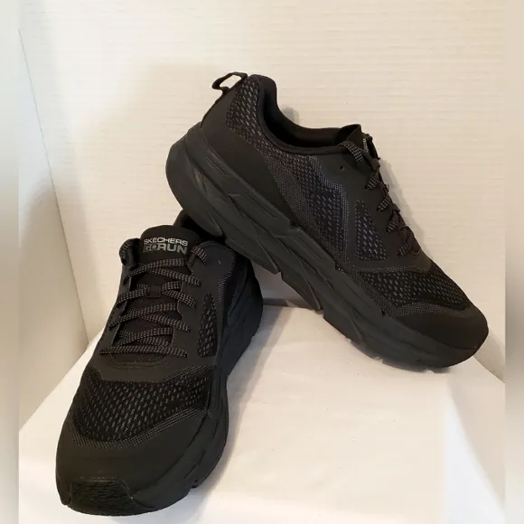 Skechers Men's Go Run Max Cushion Black Sneakers 10.5