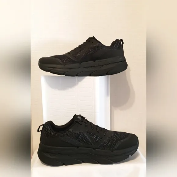 Skechers Men's Go Run Max Cushion Black Sneakers 10.5