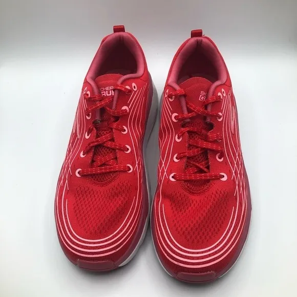 Skechers Men’s Max Cushioning Ultimate Lightweight Running Shoes