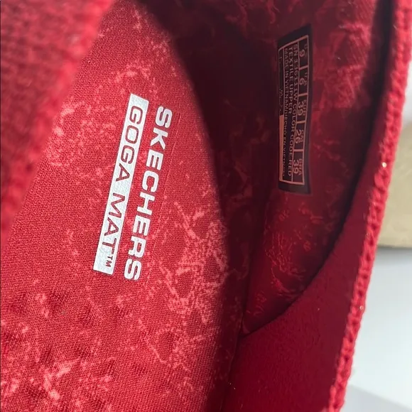 Skechers Red Slip-On Women's Shoes - NO BOX - 9W NWT