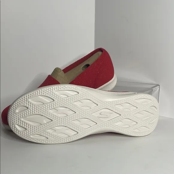 Skechers Red Slip-On Women's Shoes - NO BOX - 9W NWT