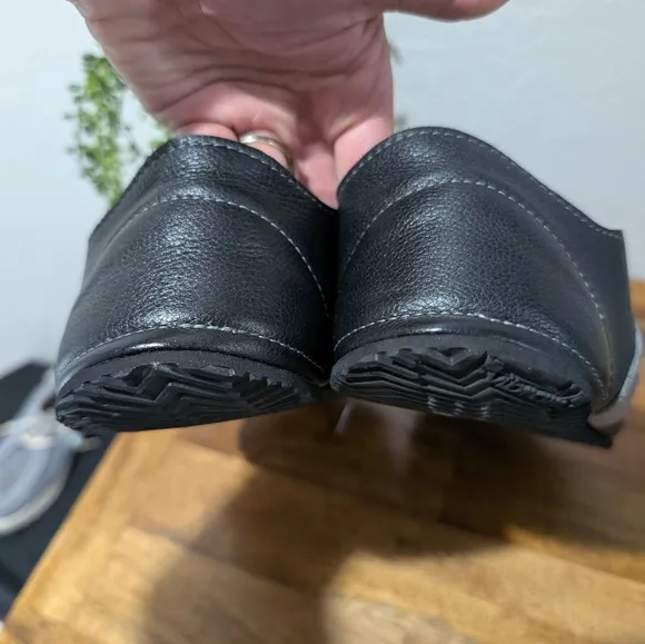 softstar primal runamoc shoe unisex size 11 wide Vibram soles Handmade gray wide