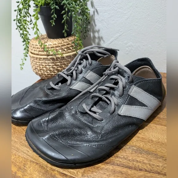 softstar primal runamoc shoe unisex size 11 wide Vibram soles Handmade gray wide