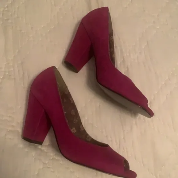 𝅺SOHO LAB NWT fuchsia pink leather open toe heels shoes in size 6.5