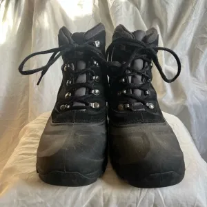 Sorel Cold Mountain 1435-010 Thinsulate insulation men’s boots size 9. EUC