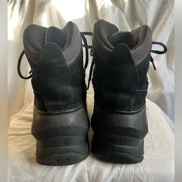 Sorel Cold Mountain 1435-010 Thinsulate insulation men’s boots size 9. EUC