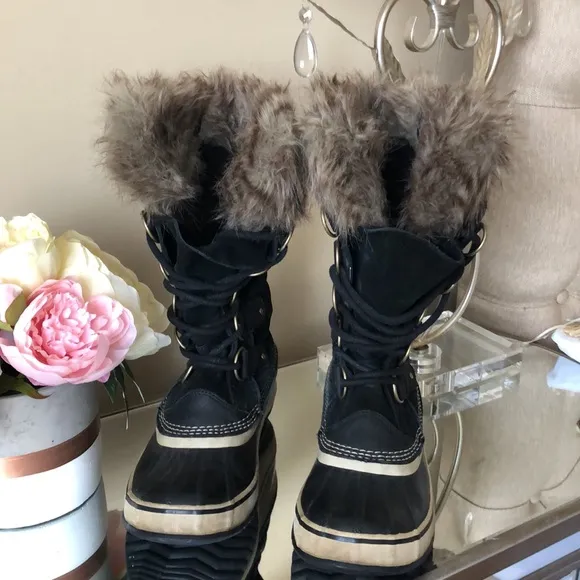 SOREL Joan of Arctic Winter Snow Boots in Black Suede Fur Top Trim