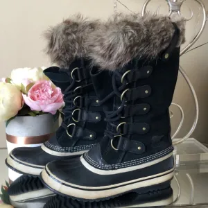 SOREL Joan of Arctic Winter Snow Boots in Black Suede Fur Top Trim