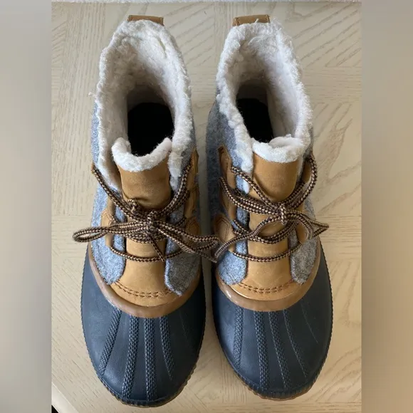 SOREL Out N About Waterproof Leather Felt Women's Boots Size 9.5
