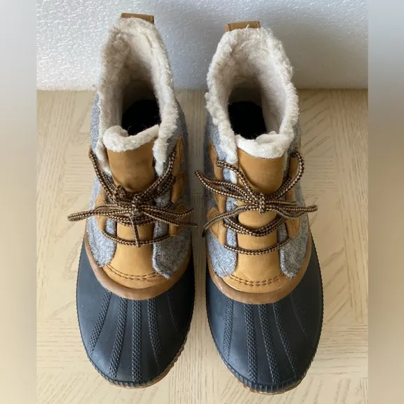 SOREL Out N About Waterproof Leather Felt Women's Boots Size 9.5