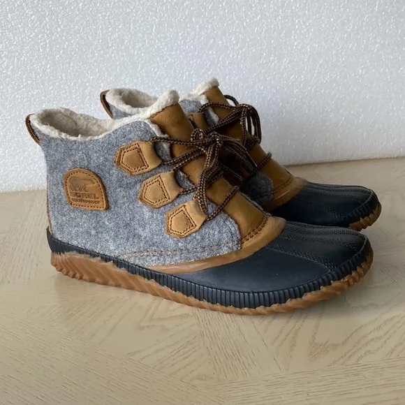 SOREL Out N About Waterproof Leather Felt Women's Boots Size 9.5