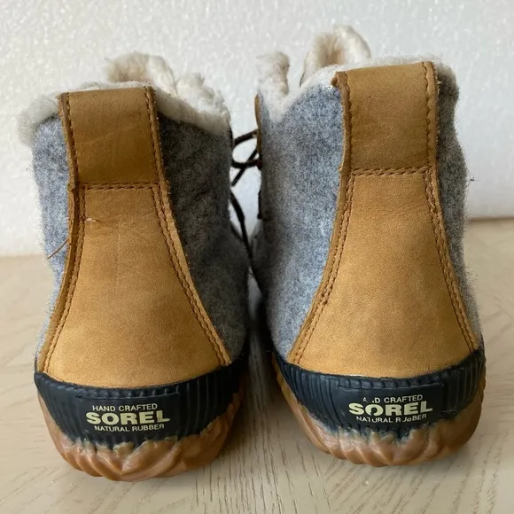 SOREL Out N About Waterproof Leather Felt Women's Boots Size 9.5