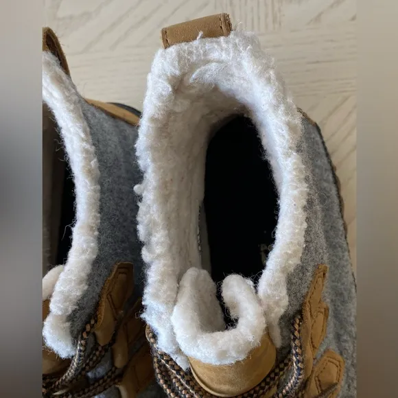 SOREL Out N About Waterproof Leather Felt Women's Boots Size 9.5