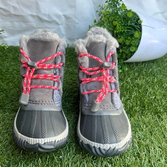 SOREL Shearling BootsYOUTH OUT N ABOUTTM PLUSBOOT size 1 unisex