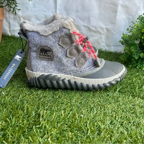 SOREL Shearling BootsYOUTH OUT N ABOUTTM PLUSBOOT size 1 unisex